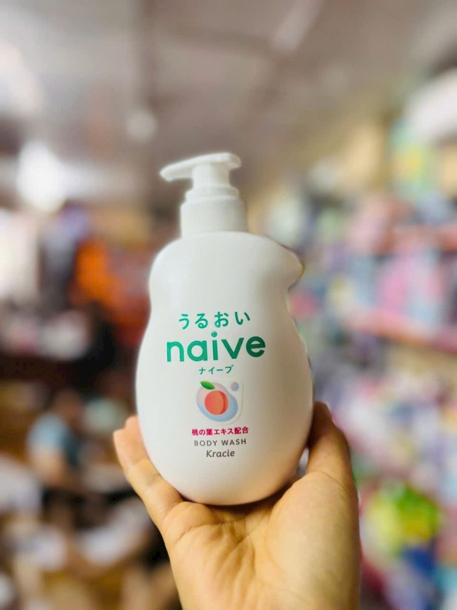 Sữa tắm dưỡng ẩm Kracie Naive hương đào 530ml Nhật Bản